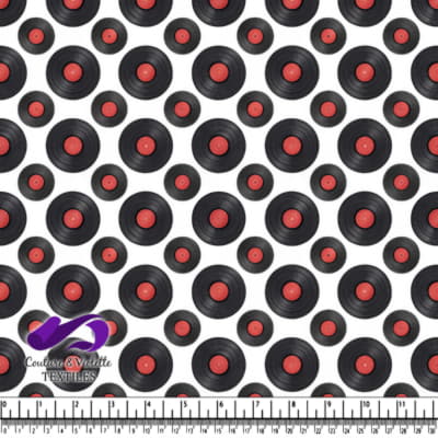 Motif de Disques Vinyles sur Fond Blanc