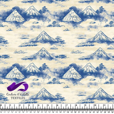 Paysage de montagne vintage avec nuages et sommets enneigés