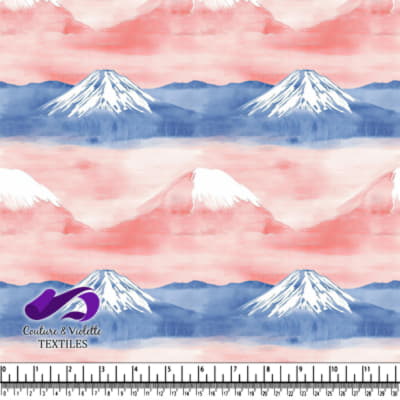 Douce Aube Sur Paysage Montagneux Enneigé