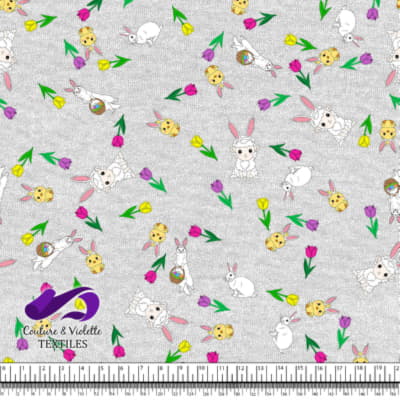 Pâques - Furets et amis avec tulipes sur fond blanc